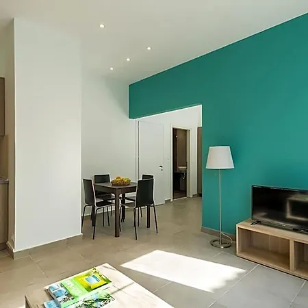 Hotel Local &
